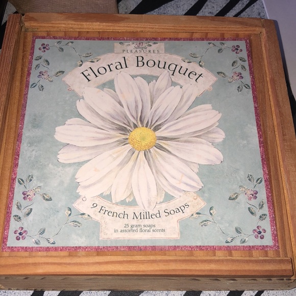 Floral Bouquet Soaps - Picture 3 of 15